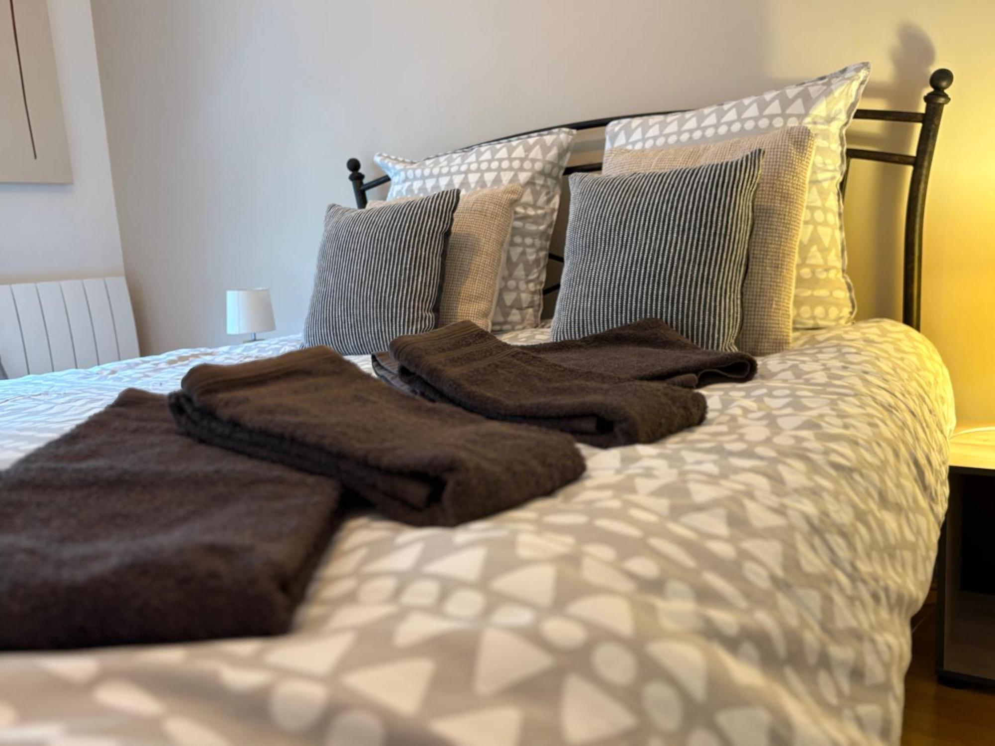 Parking Prive Gratuit, Balcon, 2 Chambres クレルモン・フェラン エクステリア 写真